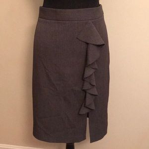 NWOT Gray pencil skirt. Size 16.